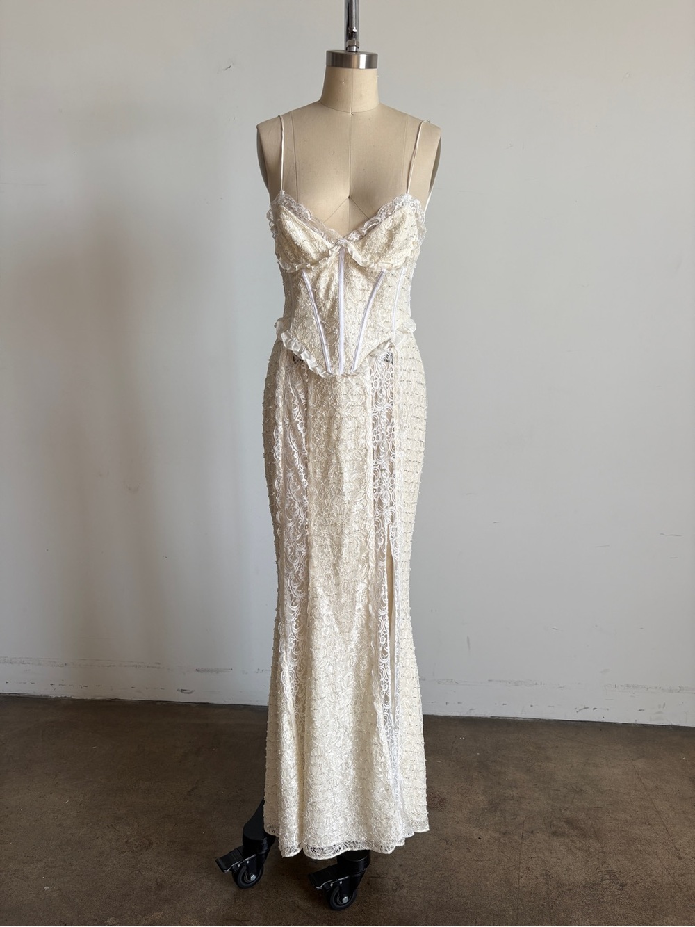 NWOT For Love And Lemons Lace Corset-Style Maxi Dress in Ivory Sz Small